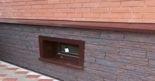 Облицовка цоколя панелями под камень в Дагестанских Огнях в октябре